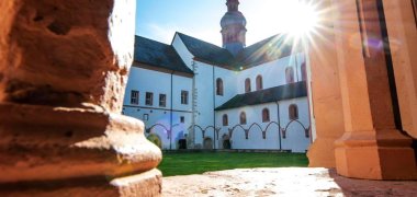 Blick auf die Basilika von Kloster Eberbach.